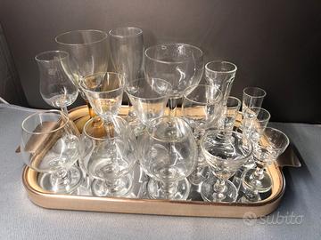 Bicchieri e vassoio vintage