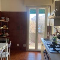 Posto in doppia per ragazza