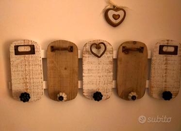 Appendiabiti da parete in legno 