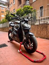 Ducati Streetfighter V2