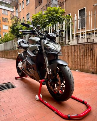 Ducati Streetfighter V2