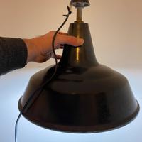 Lampada vintage industriale in metallo