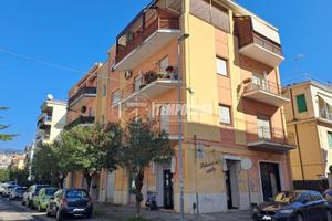 Appartamento centralissimo con posto auto e garage