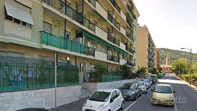 Genova - Molassana trilocale arredato con balcone