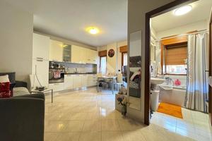 MONOLOCALE A MONTEROTONDO