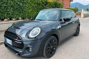 Mini 2.0 Cooper S 192CV Da VETRINA