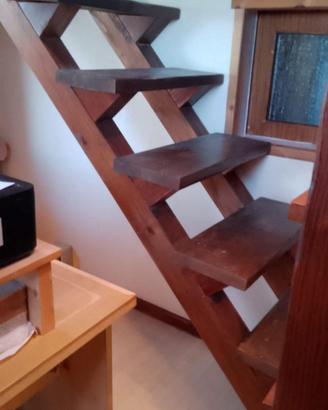 Scala in Abete in legno massello e lamellare