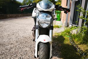 Ducati monster 696 - depotenziata 