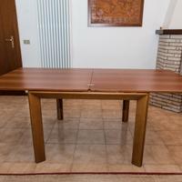 Tavolo POLIFORM, legno di noce, cm100x100