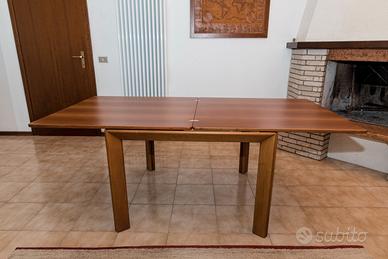 Tavolo POLIFORM, legno di noce, cm100x100