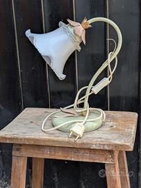 Lampada da tavolo o comodino vintage