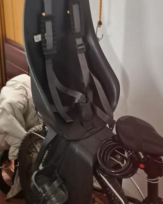 Seggiolino con portapacchi 