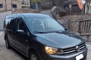 Volkswagen Caddy 7 posti passo lungo