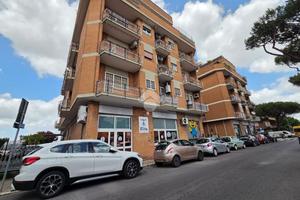 NEGOZIO A CIAMPINO
