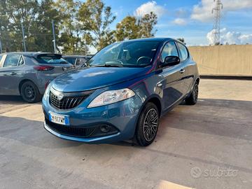 Lancia Ypsilon 1.0 FireFly 5 porte S&S Hybrid Silv