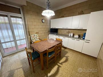 4 LOCALI A VALENZA