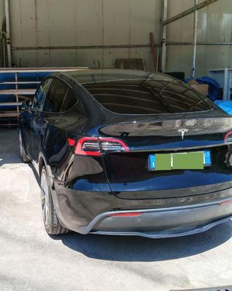 TESLA MODEL Y LONG RANGE AWD - NERO PASTELLO -