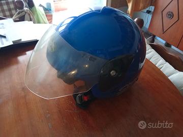 vari oggetti antichi