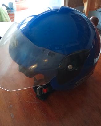 vari oggetti antichi