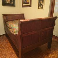 Letto a barca in castagno