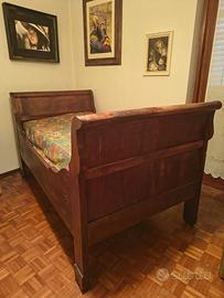 Letto a barca in castagno