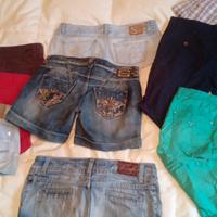 pantaloni corti 