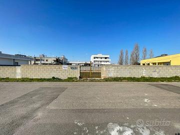 Terreno di 694 m² a Calimera