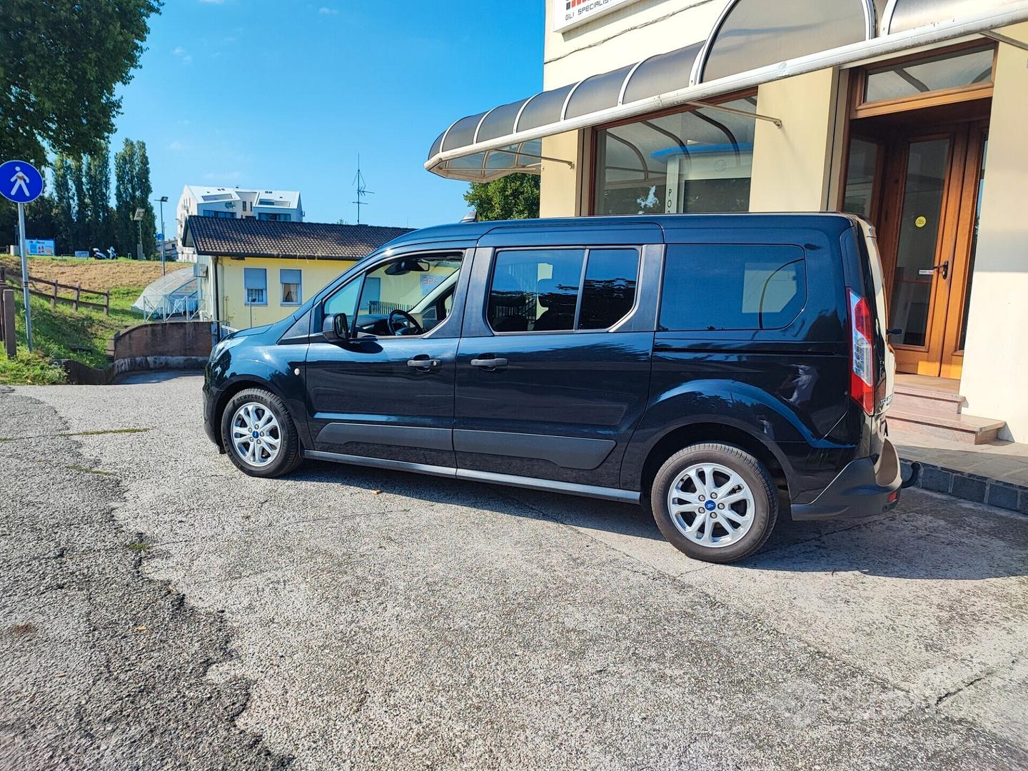 Ford Grand Tourneo Connect 2020 photo 3