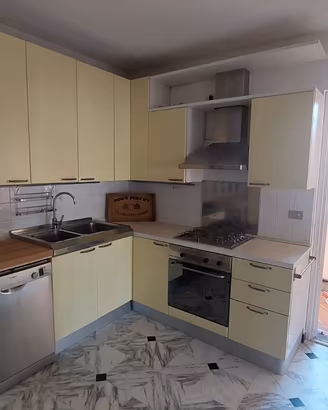 Cucina Angolare SCIC Usata in Buone Condizioni