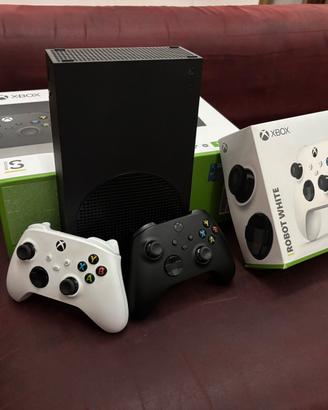 Xbox serie S 1TB + due controllers originali