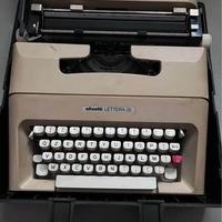 Macchina da scrivere olivetti vintage