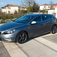 Volvo V40 D2 2.0 Diesel – 2015 