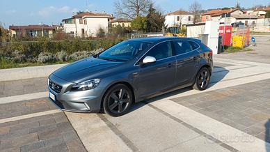 Volvo V40 D2 2.0 Diesel – 2015 