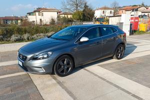 Volvo V40 D2 2.0 Diesel – 2015 