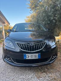 Lancia Ypsilon 1.0 FireFly Hybrid Platino 2024