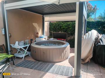 piscina idromassaggio 