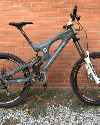 Santacruz V10 DH 26” con forcella Marzocchi 888