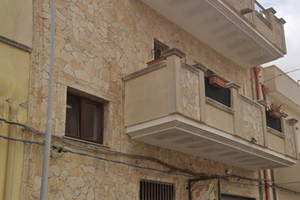 2 appartamenti di circa 90 mq ognuno.