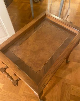 Carrello in legno con ruote