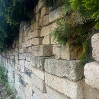 blocchetti in tufo da costruzione