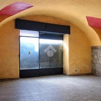 NEGOZIO A GRUMELLO DEL MONTE