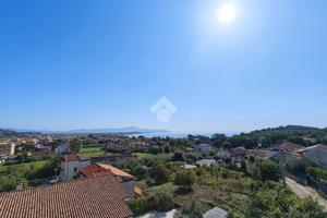 PORZIONE DI BIFAMILIARE A MINTURNO