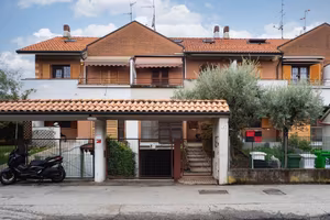 Villetta a schiera di 113 m² con 4 locali e box au
