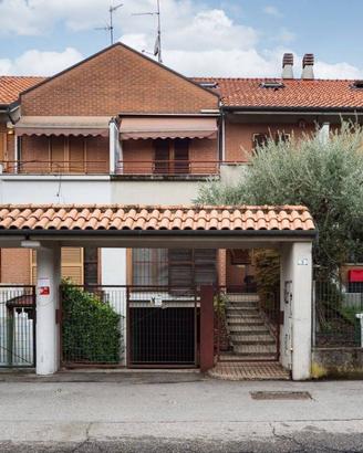 Villetta a schiera di 113 m² con 4 locali e box au