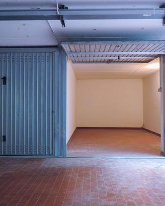 Garage ampio 17m² San Lazzaro - zona Caselle