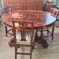 tavolo tondo più sedie