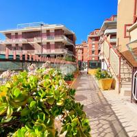 6 LOCALI A GAETA