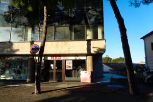 prestigioso ufficio fronte strada a grande visibil