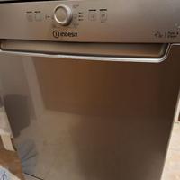 Lavastoviglie indesit