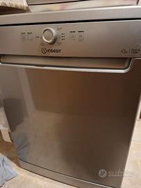 Lavastoviglie indesit
